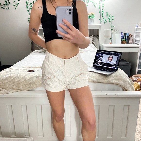 BCBGMaxAzria Pants - 3/$20⚡️ BCBGMaxazria Lace Shorts